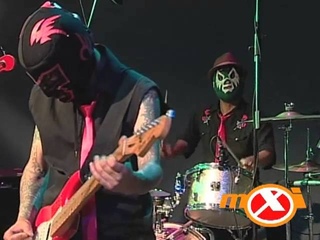LOS KANIBALES SURF COMBO - LA DANZA DE LOS MIRLOS / MXI TV COSTA RICA