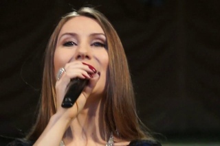 Севастопольский вальс исполняет Ксения Затварницкая