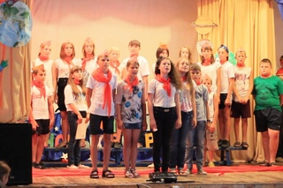 Концерт закрытия, 3 экипаж “Прекрасное далеко“