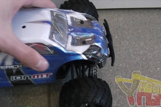 Небольшой монстр Maverick Ion MT 1:18 - MV12803