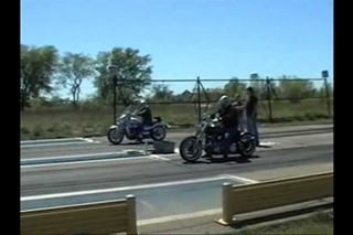 Yamaha Roadstar vs Suzuki M109r D-Ray @ Newport Drags