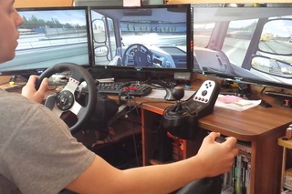 Работаю виртуальным дальнобойщиком в игре ЕТS 2 multiplayer №1