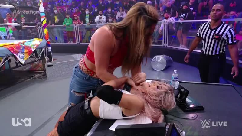 Raquel Gonzalez VS Dakota