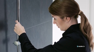 Montagevideo Duschsystem Hansgrohe Crometta E 240