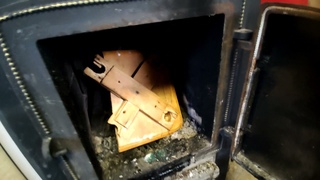 Какой нахуй газ, да и древесина пиздец дорогая (дровами нихуя отапливаться не будем, денег нет).