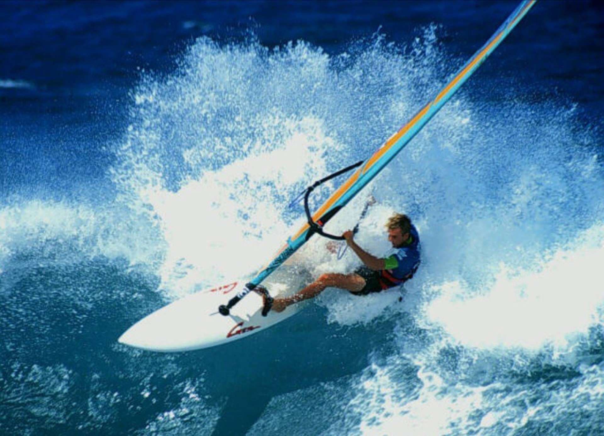 Do water sports. Водный спорт. Windsurfing вид спорта. Водные виды спорта на доске. Виндсерфинг Испания.