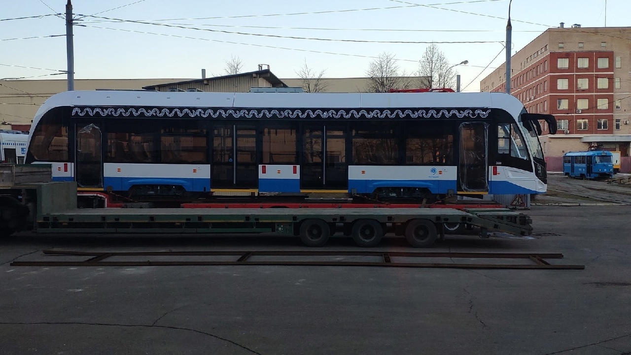 ПЕРВЫЙ "ЛЬВЁНОК" ПРИБЫЛ В СТРОГИНО Это картинка