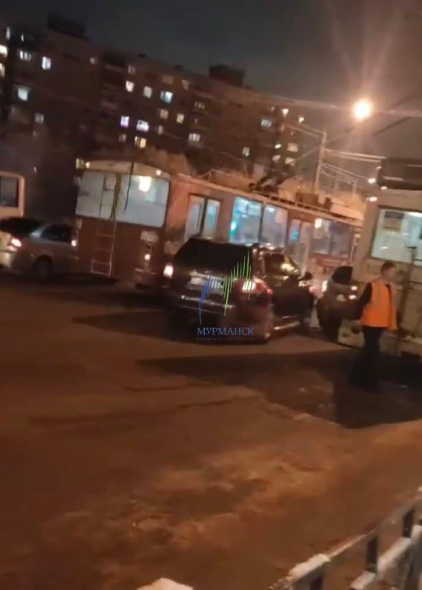 3 декабря. ДТП на Копытова 45 в Мурманске Это картинка