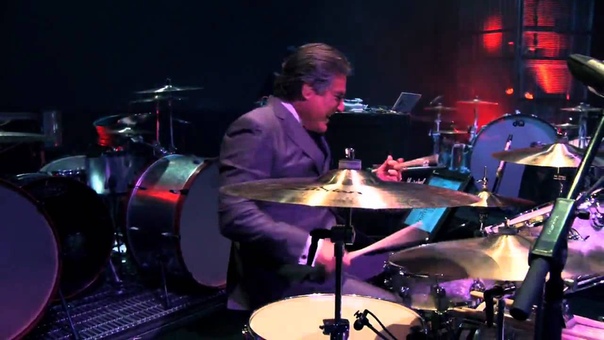 Max and Jay Weinberg duet at Guitar